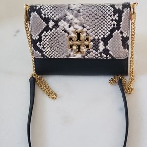 Tory Burch Crossbody, like new.